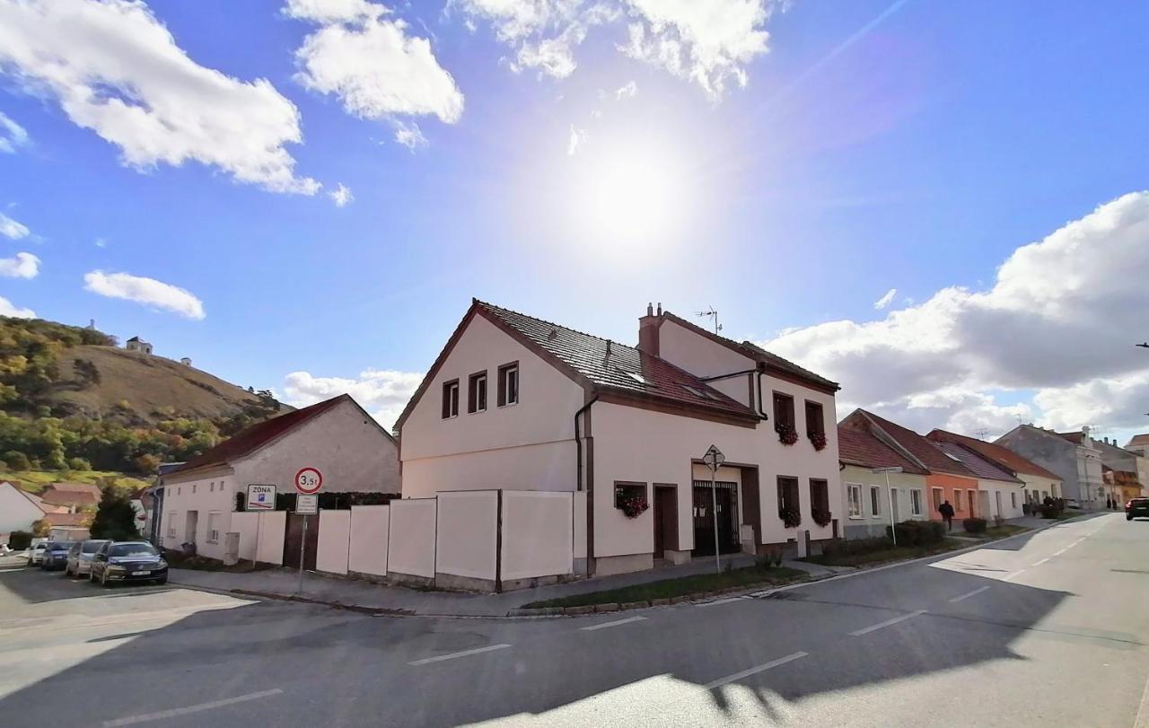 Ubytovani Na Spaciru Mikulov Luaran gambar