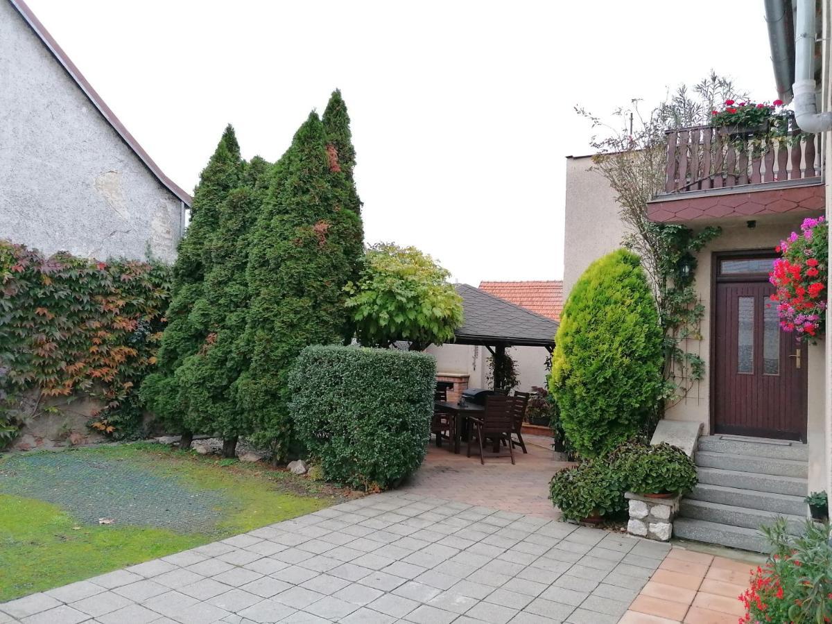 Ubytovani Na Spaciru Mikulov Luaran gambar