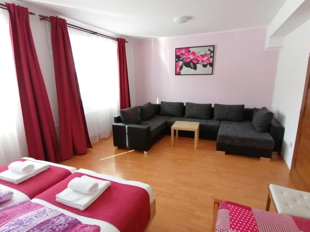Ubytovani Na Spaciru Mikulov Luaran gambar