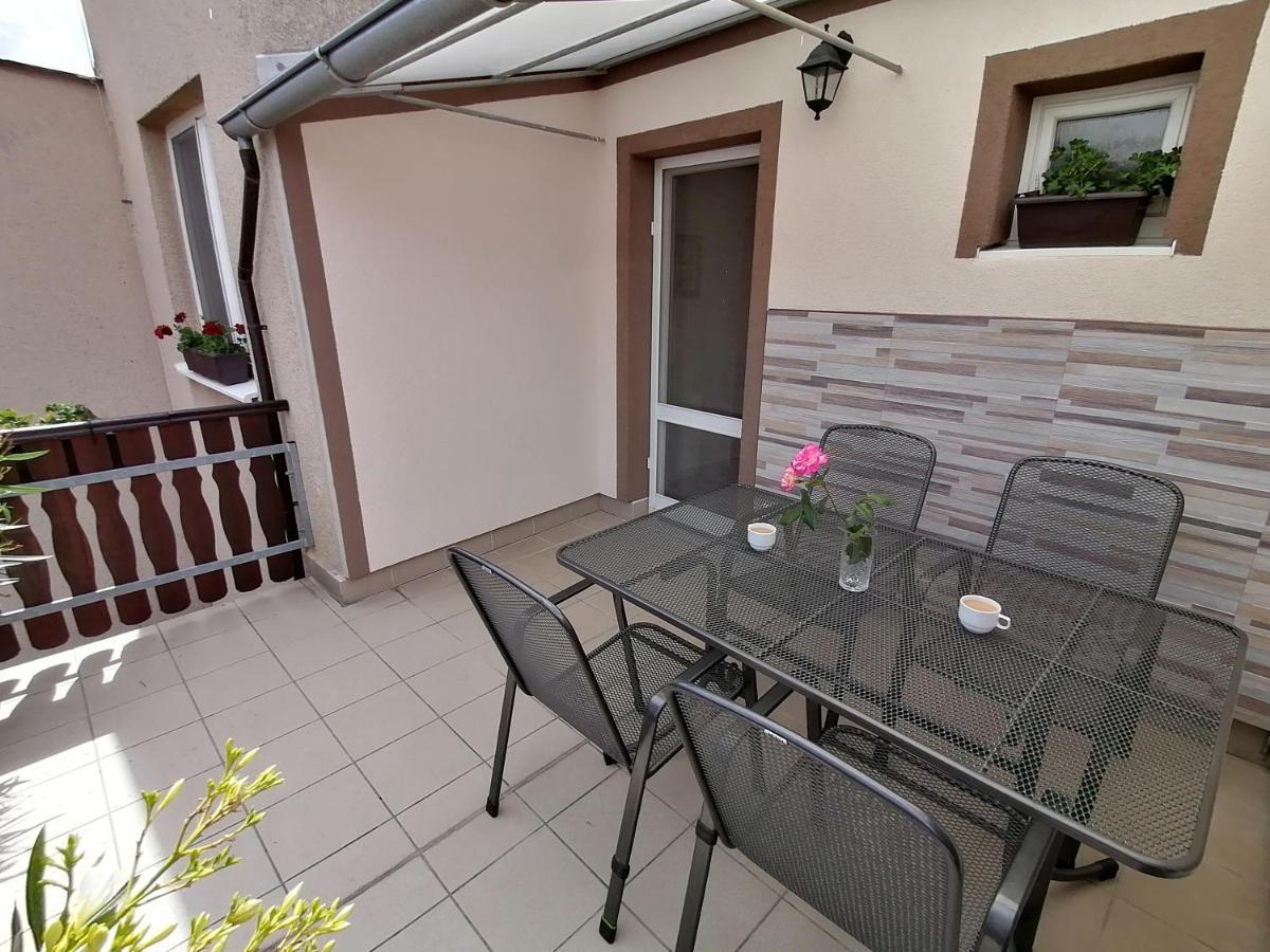 Ubytovani Na Spaciru Mikulov Luaran gambar