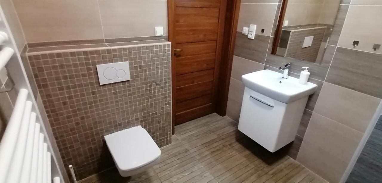 Ubytovani Na Spaciru Mikulov Luaran gambar
