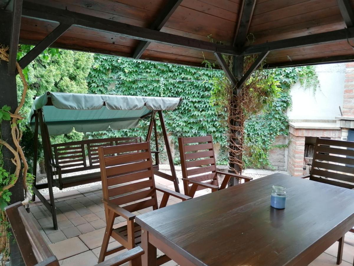 Ubytovani Na Spaciru Mikulov Luaran gambar